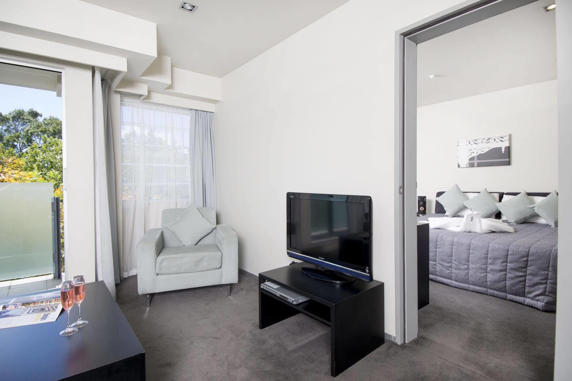 เควสท์ พอนซันบาย เซอร์วิส อพาร์ตเมนท์ Aparthotel โอ๊คแลนด์ ภายนอก รูปภาพ